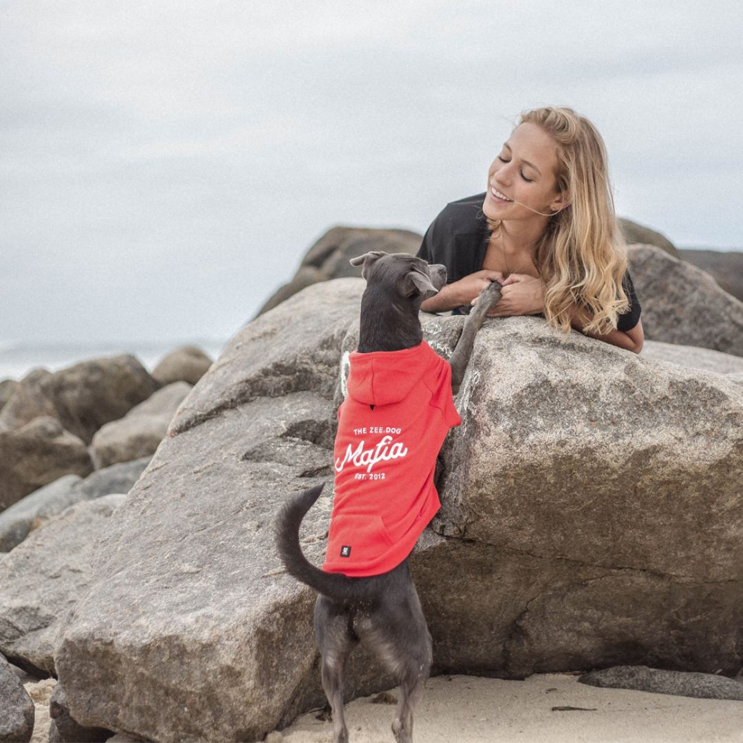 SUDADERA PERROS ROJA MAFIA ZEEDOG